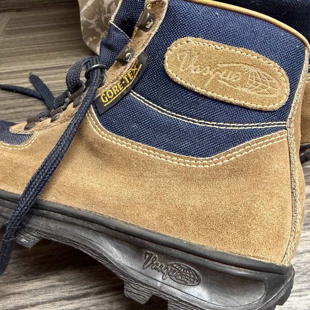 Vintage Vasque Skywalk Hiking Boots